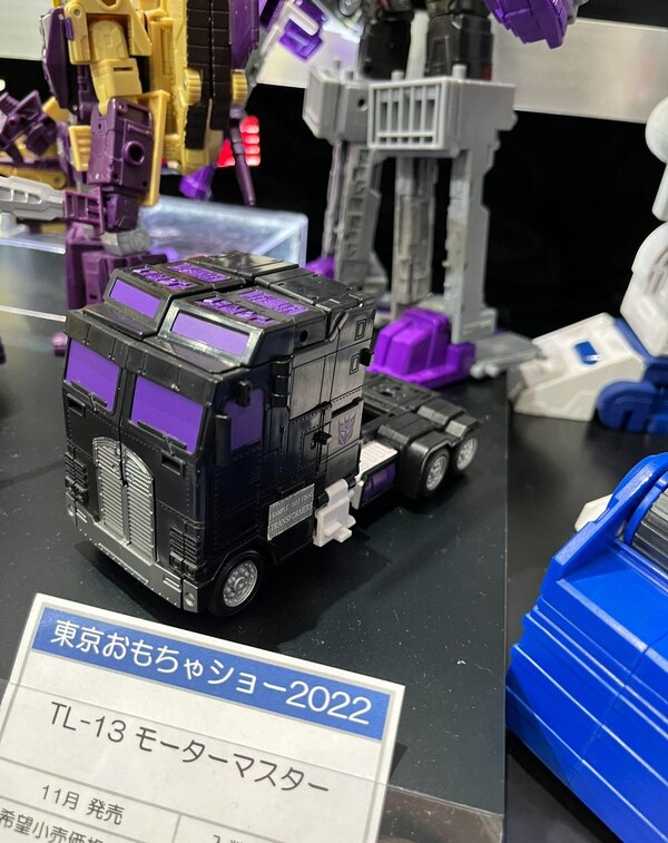 Tokyo Toy Show Takara Tomy Transformers   Masterpiece, Legacy, Studio Series Display Image  (14 of 27)